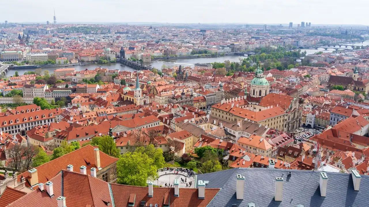 Excellent Podcasts And YouTube Channels For Czech Learners