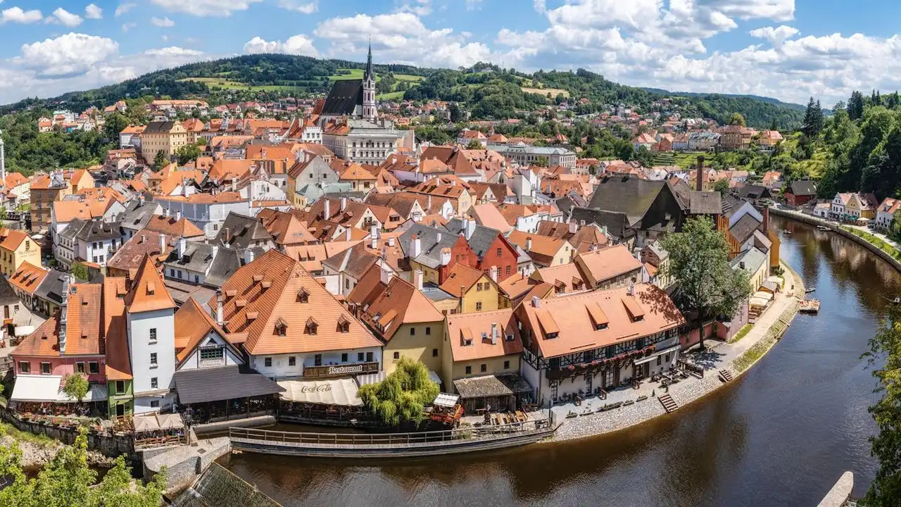 Czech Pronunciation Guide: How To Pronounce Háček And Čárka