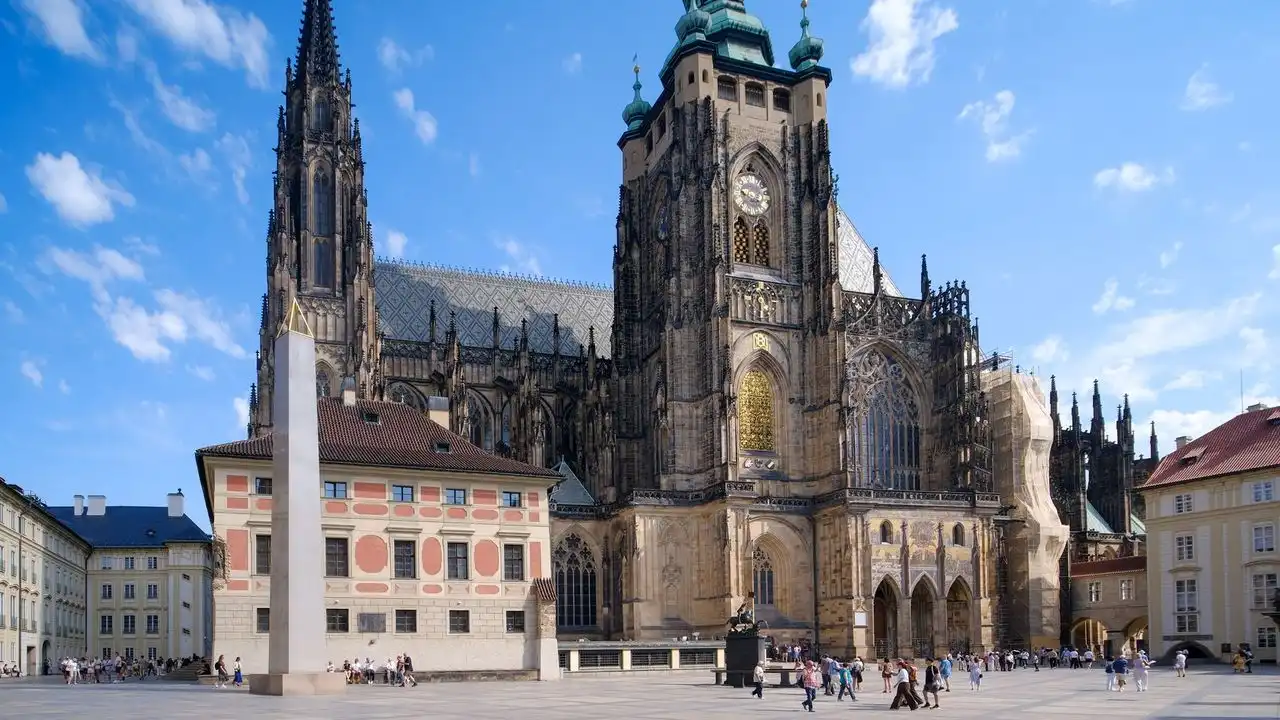 Finding A Reliable Czech Tutor Online: What To Look For And Avoid