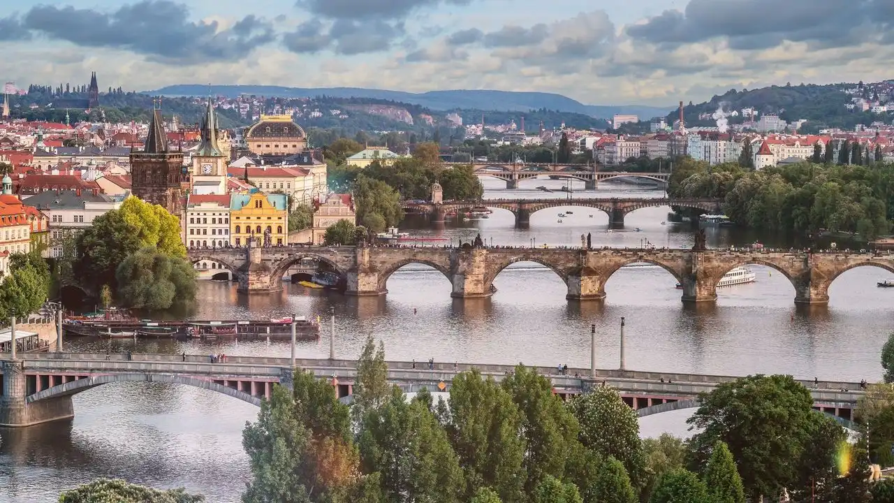 Top 5 Czech Textbooks For Self-Study Reviewed